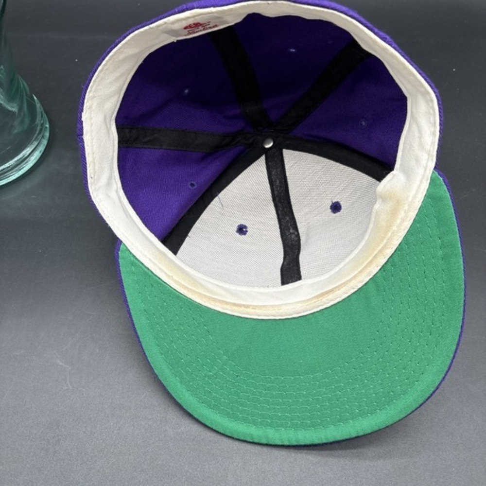 Washington Huskies New Era Pro Model Fitted Hat Size 7‎ Purple Gold Vintage - Picture 9 of 11